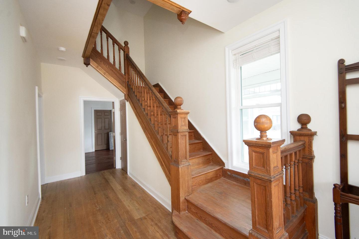 1003 Travers St Property Photo 7