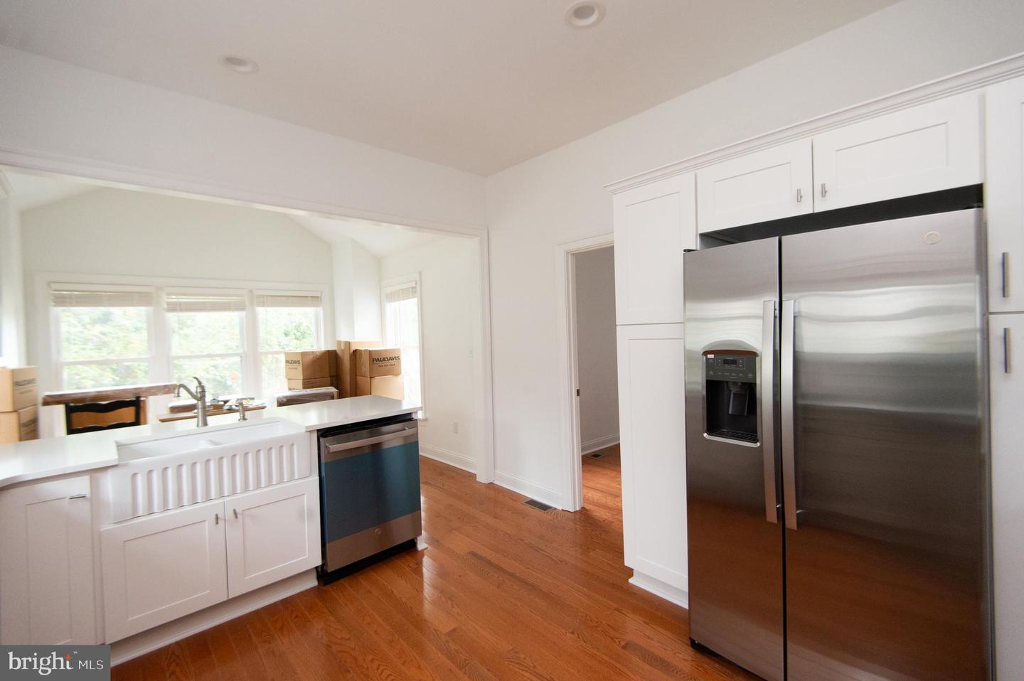 1003 Travers St Property Photo 14