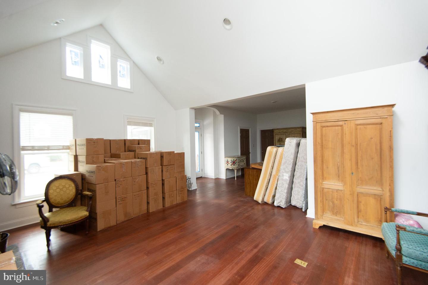 1003 Travers St Property Photo 22