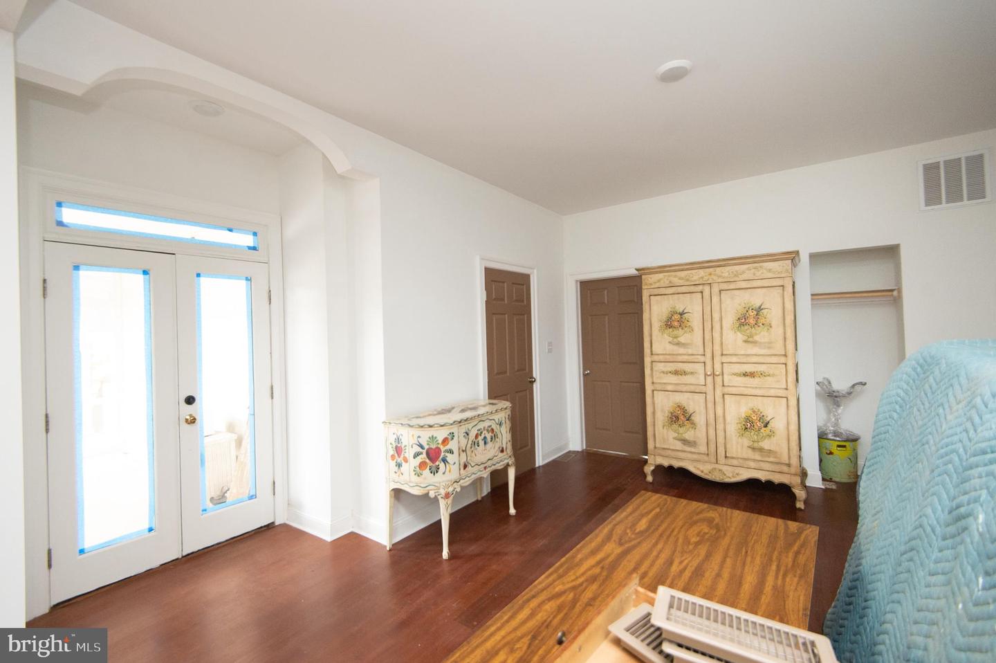 1003 Travers St Property Photo 25