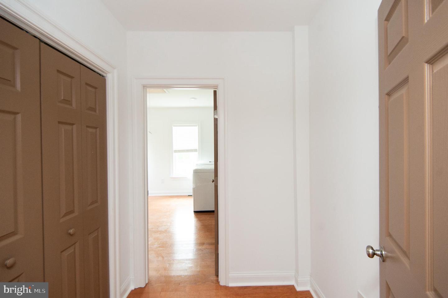 1003 Travers St Property Photo 33