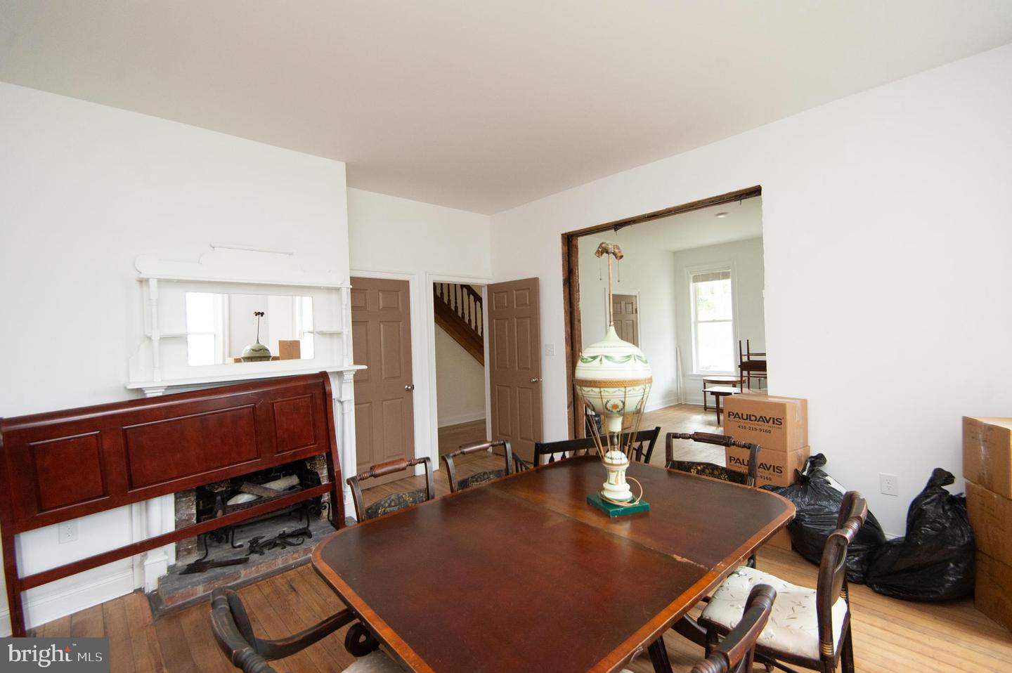 1003 Travers St Property Photo 39