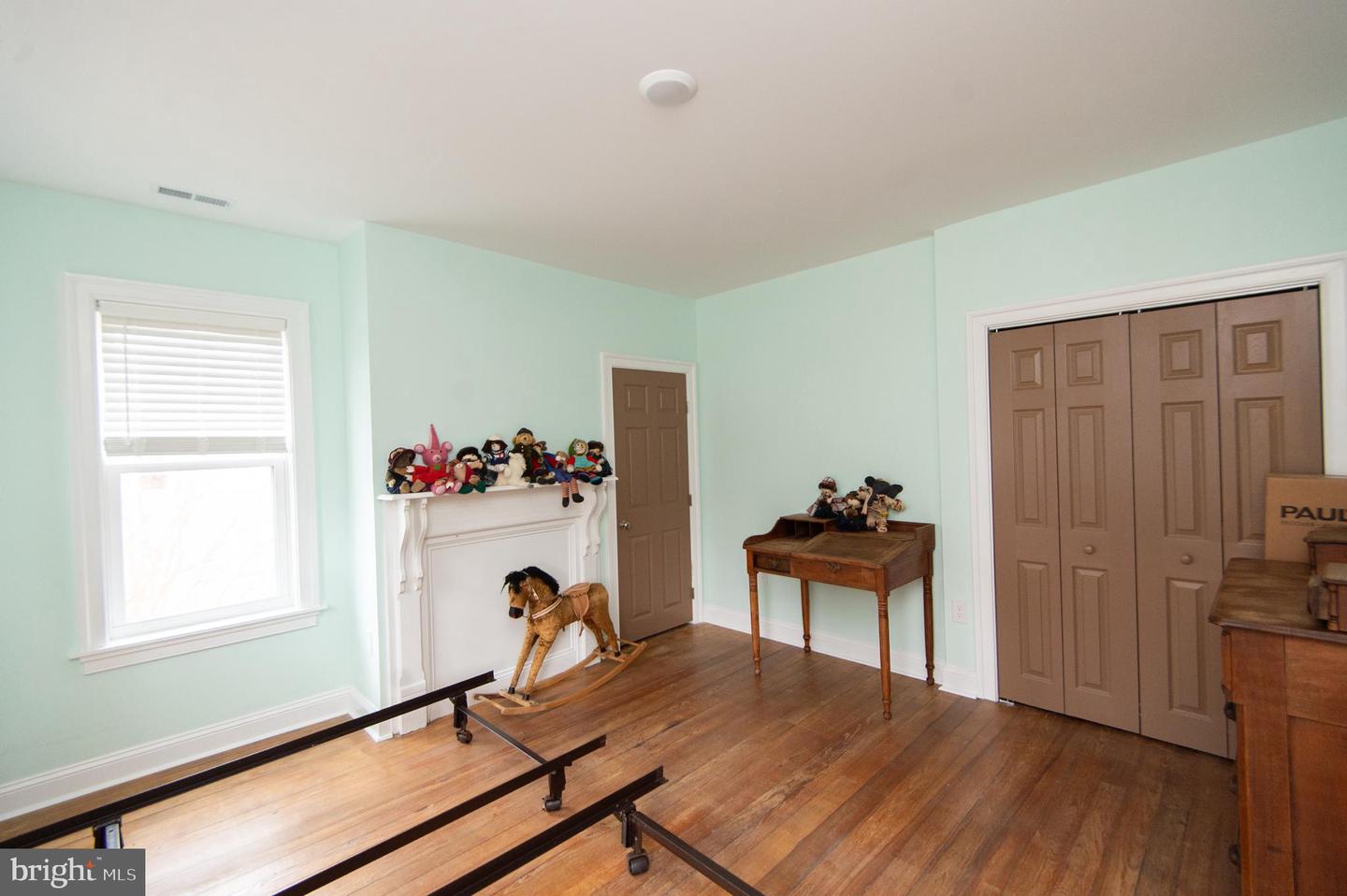 1003 Travers St Property Photo 44