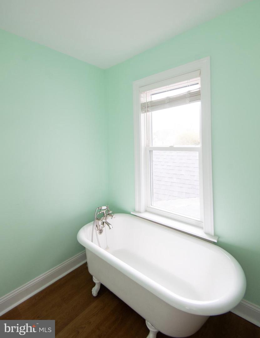 1003 Travers St Property Photo 47