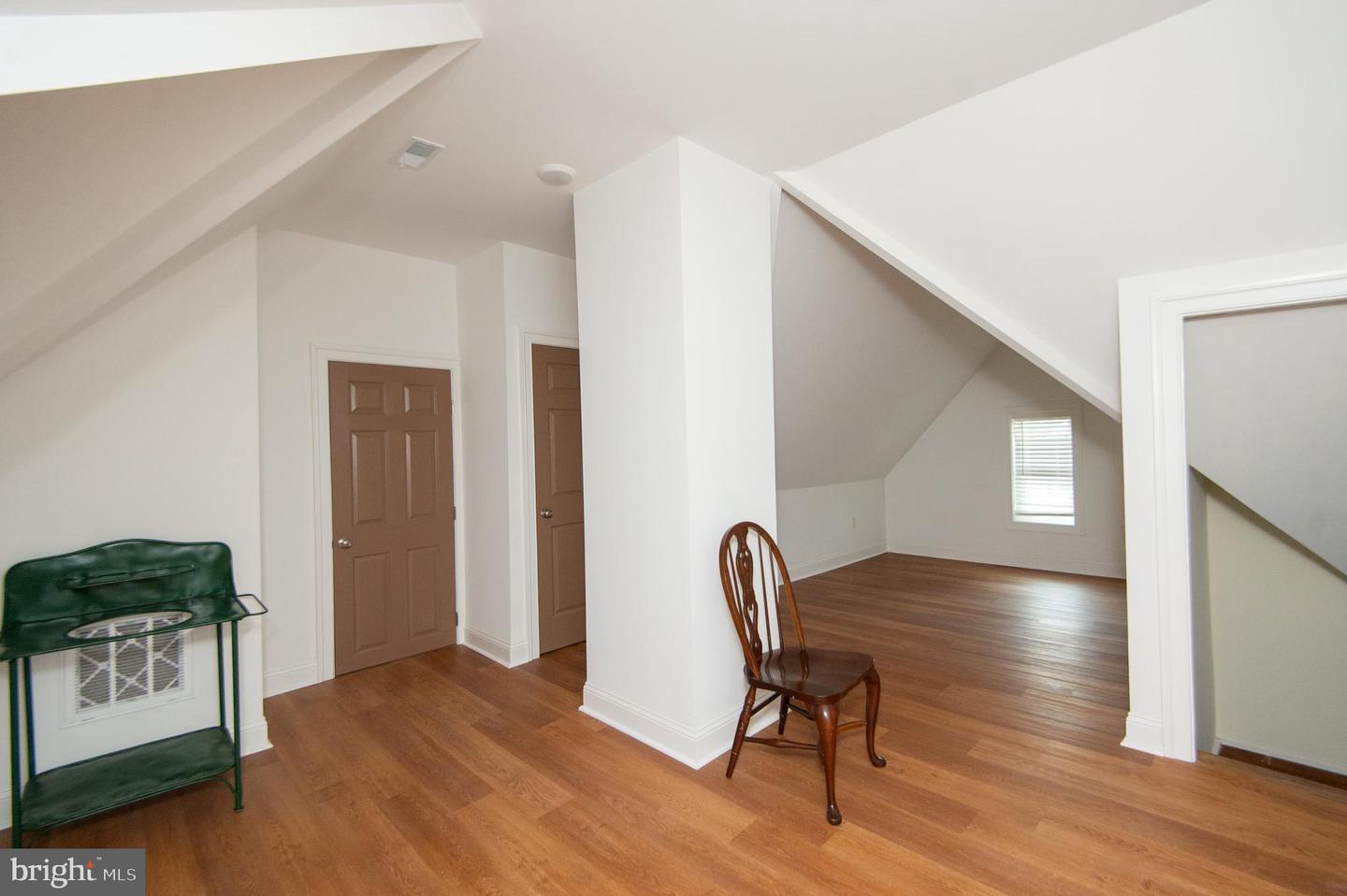 1003 Travers St Property Photo 58