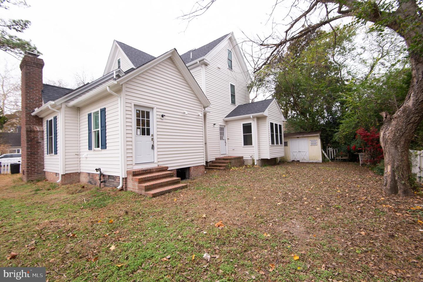 1003 Travers St Property Photo 74