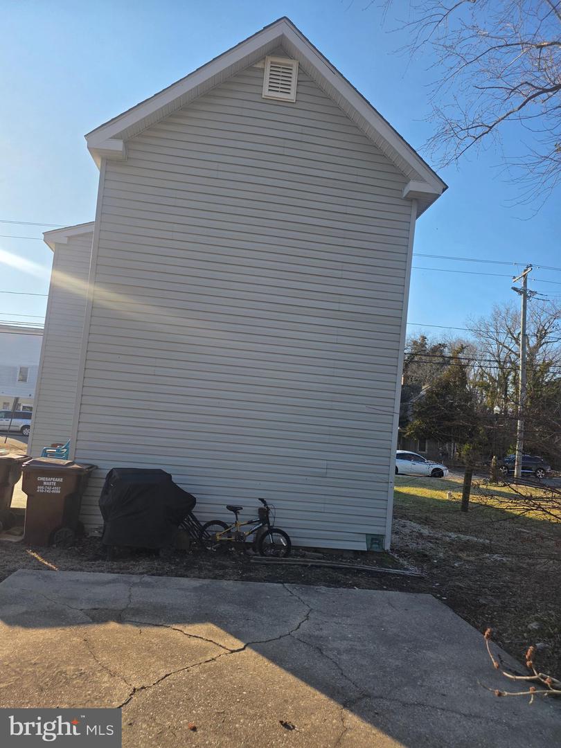 604 Pine St Property Photo 4