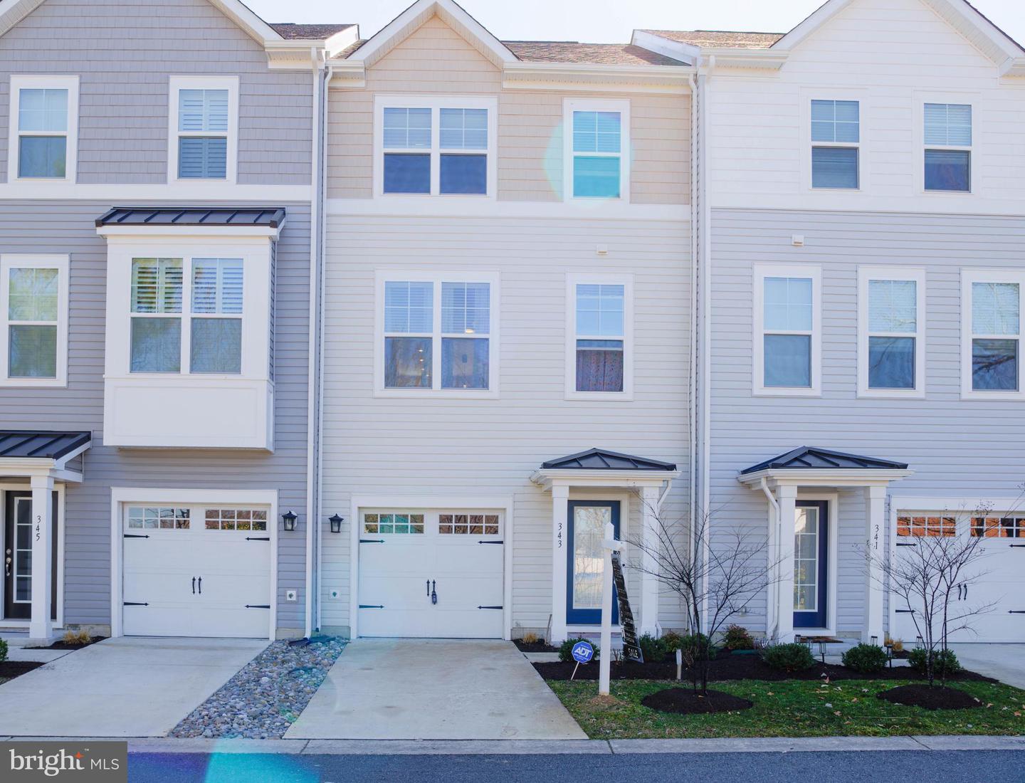 343 Shipyard Dr Property Photo 1