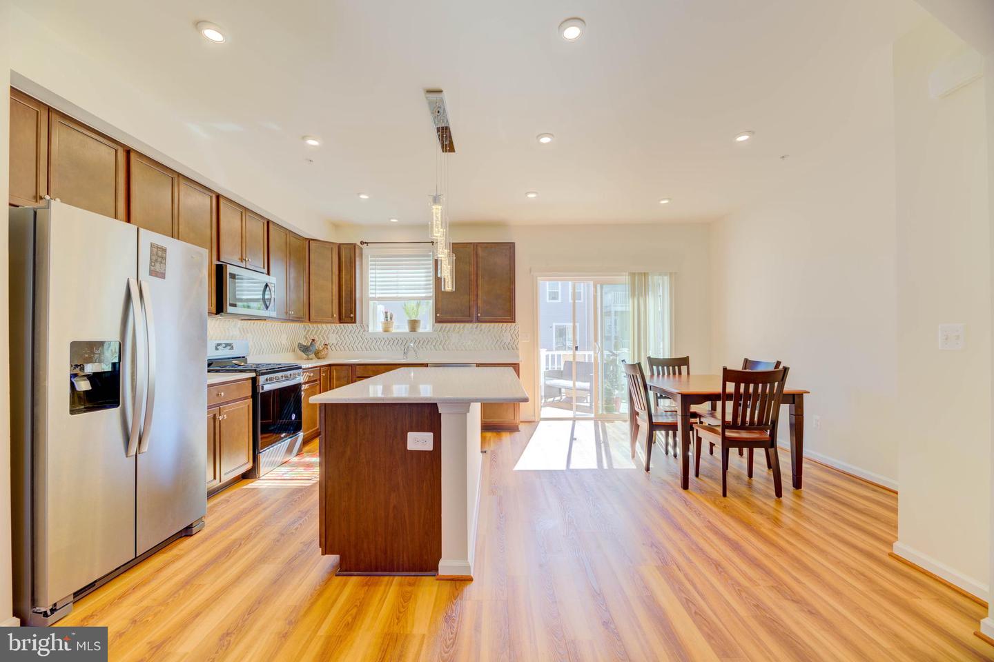 343 Shipyard Dr Property Photo 10