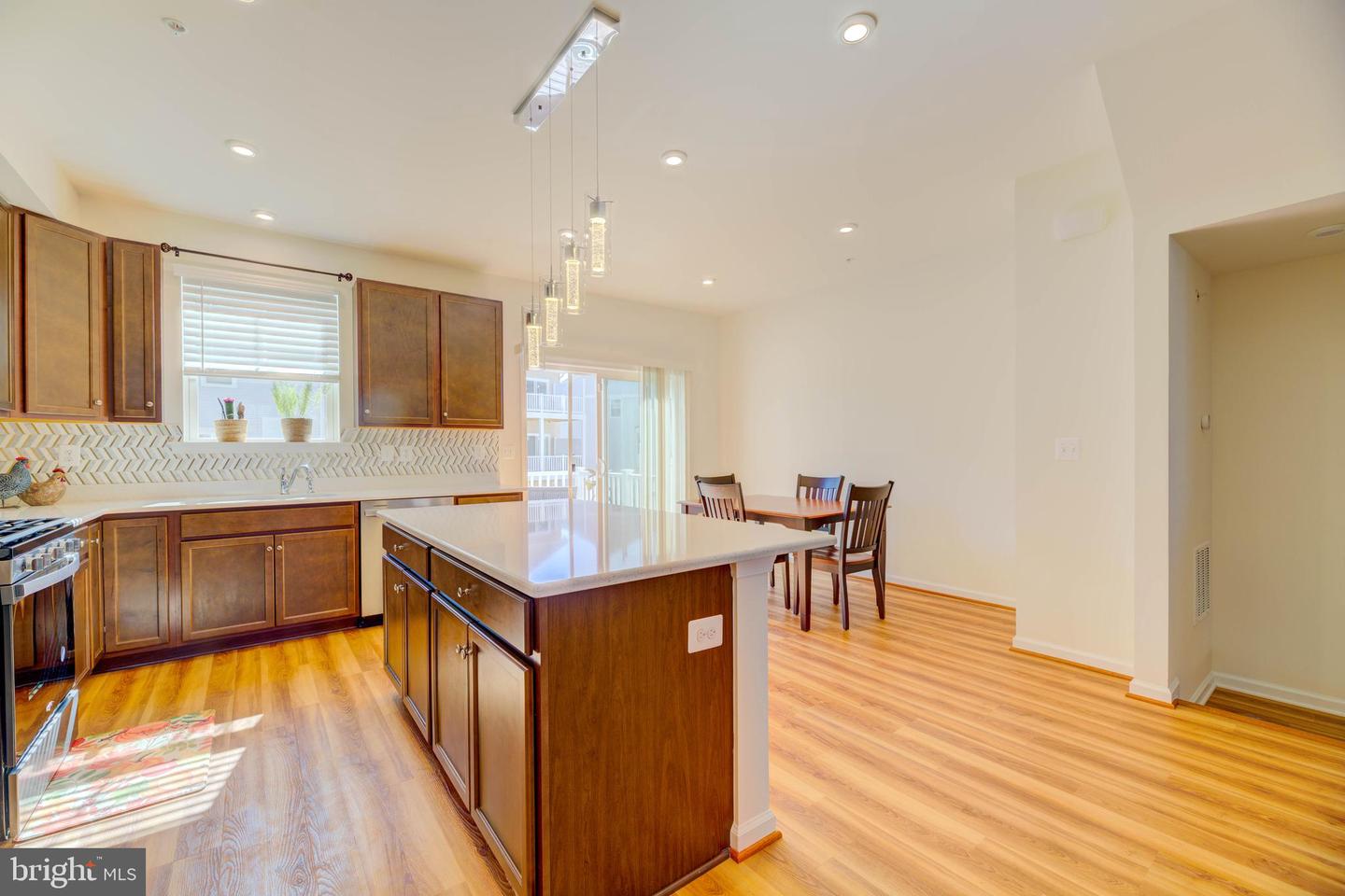 343 Shipyard Dr Property Photo 12