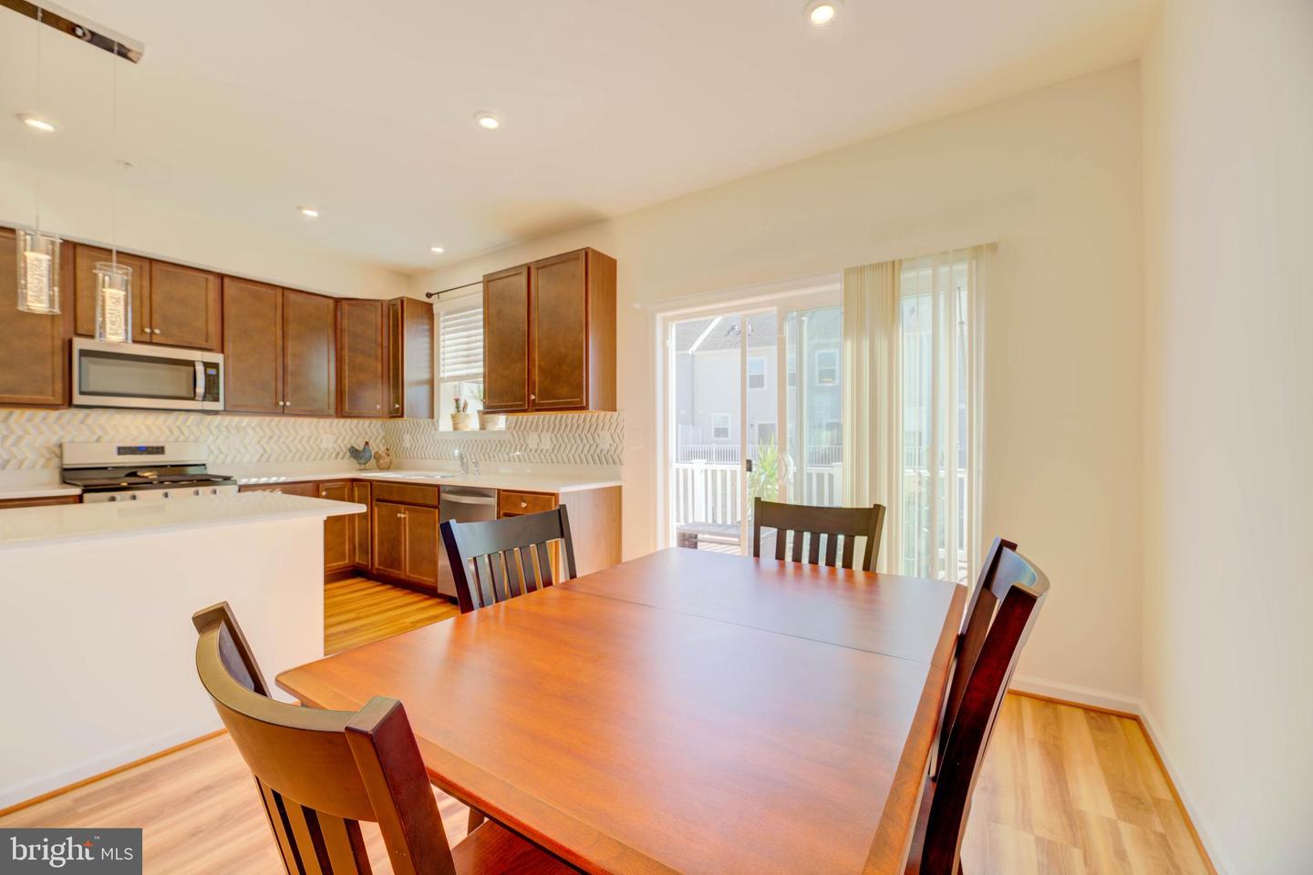 343 Shipyard Dr Property Photo 14