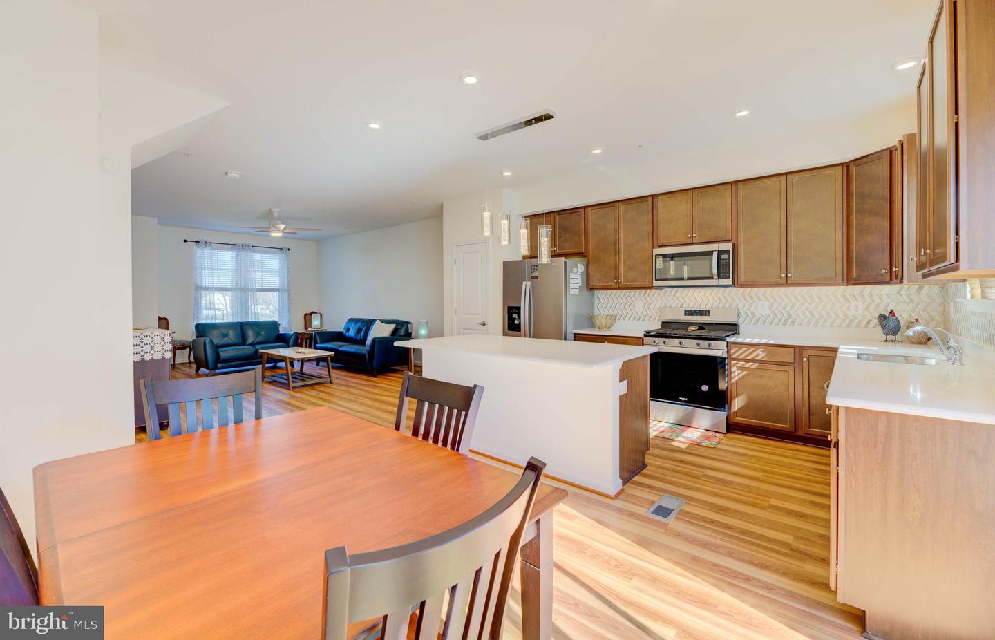 343 Shipyard Dr Property Photo 16