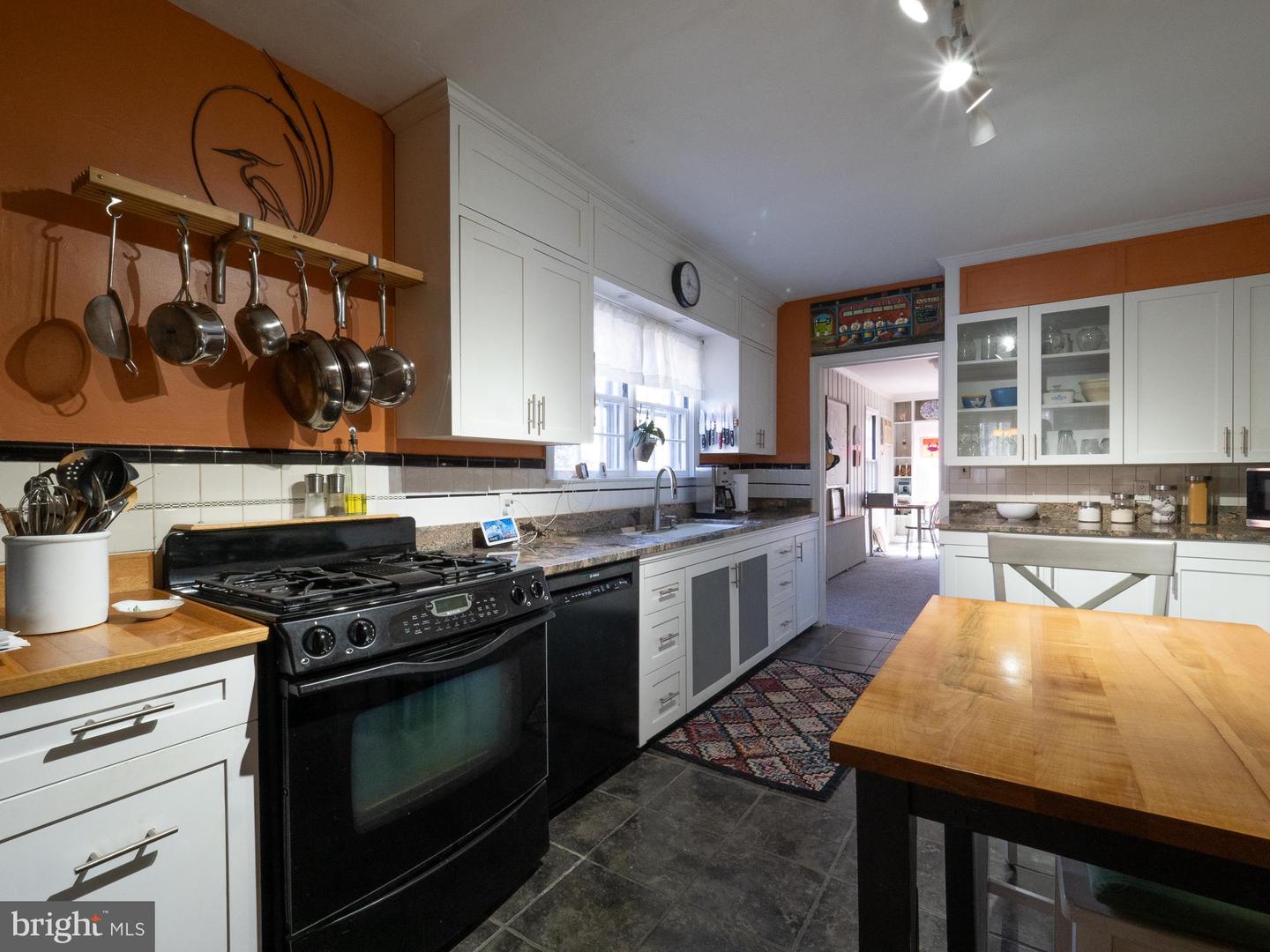 308 Glenburn Ave Property Photo 17