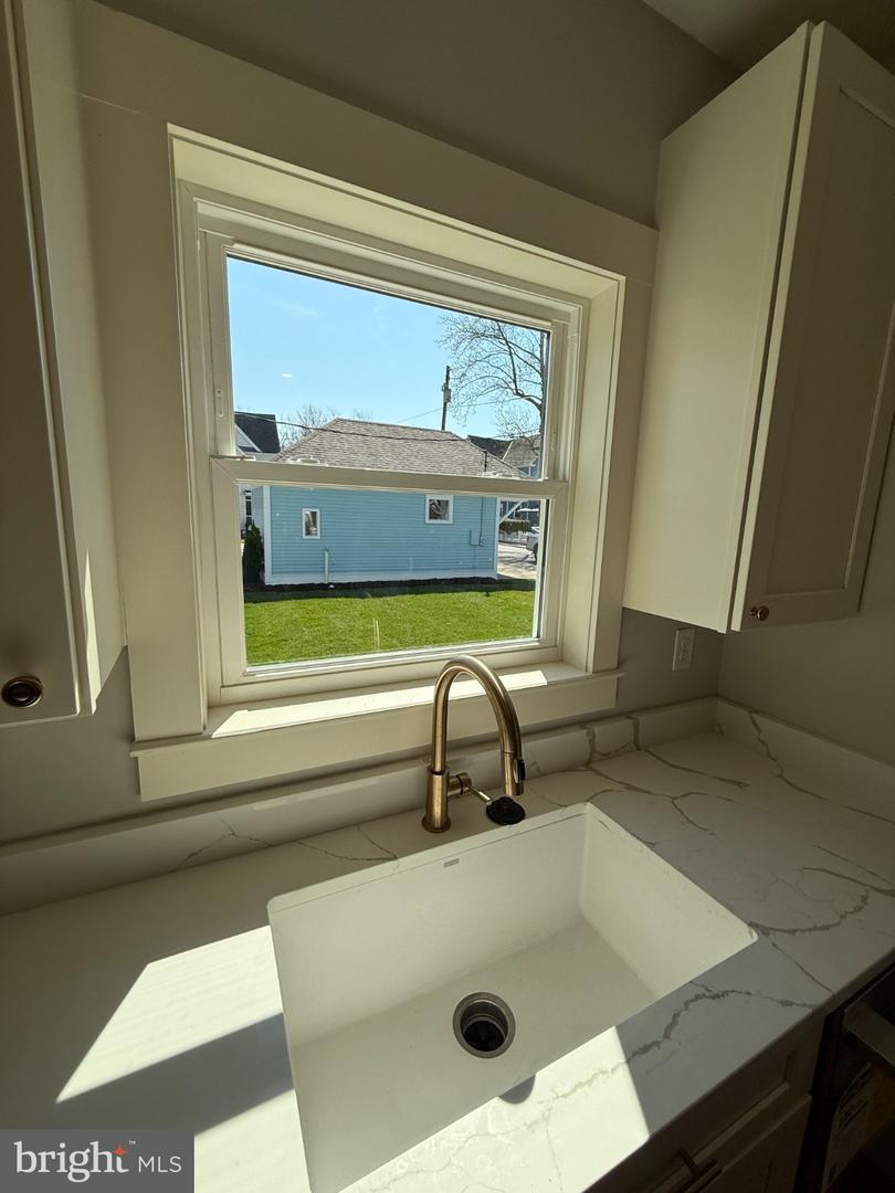 10 W End Ave Property Photo 14