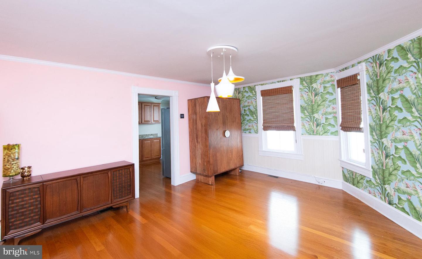 105 West End Ave Property Photo 8