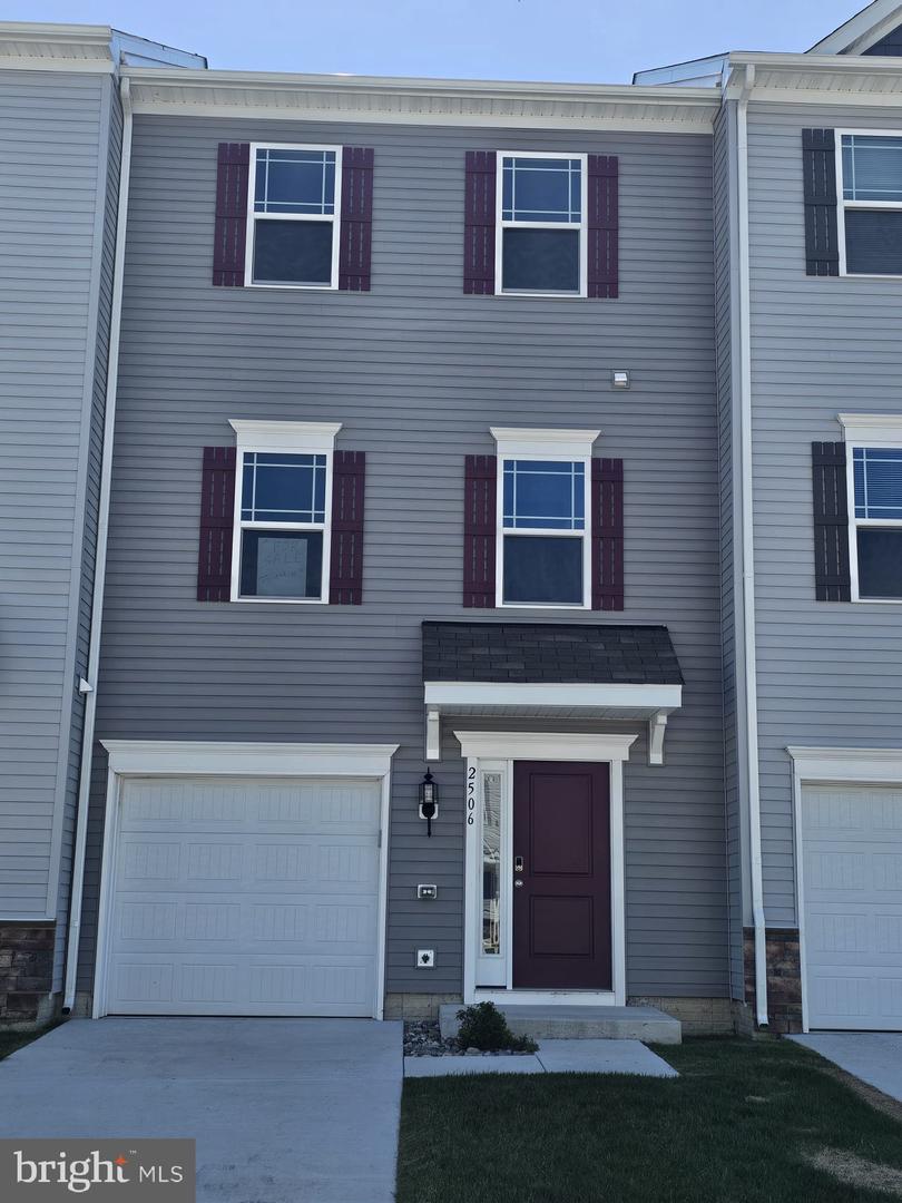 2506 BOEING WAY Property Photo 1