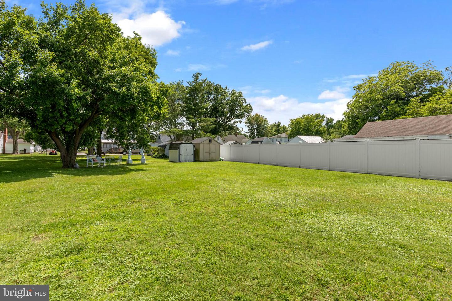 408 Bayly Ave Property Photo 1