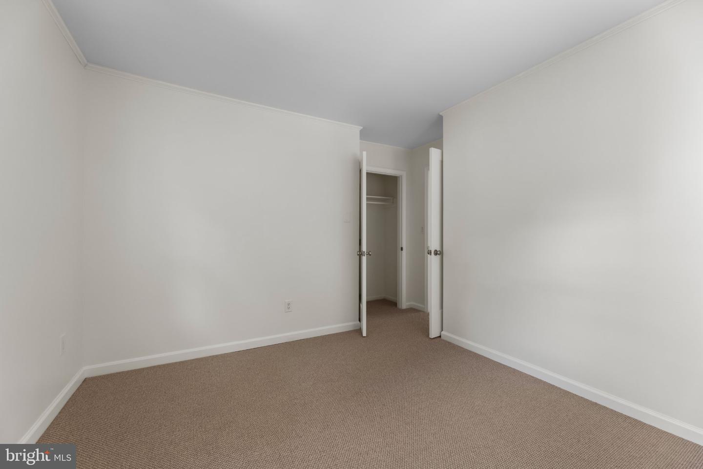 12 Oak St Property Photo 22