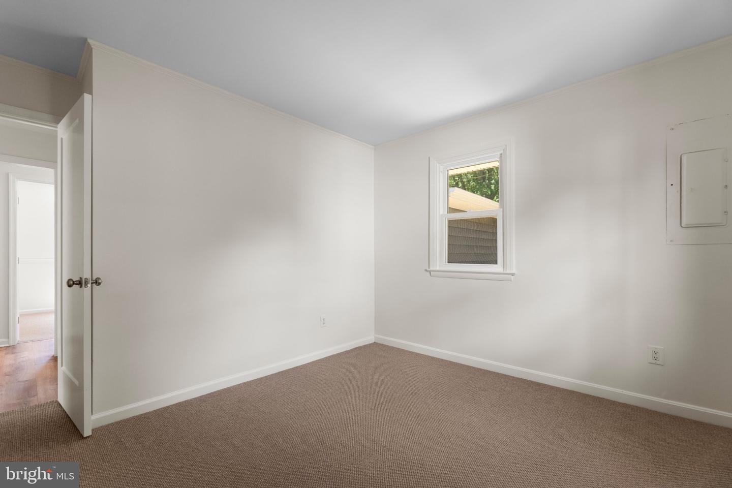 12 Oak St Property Photo 23