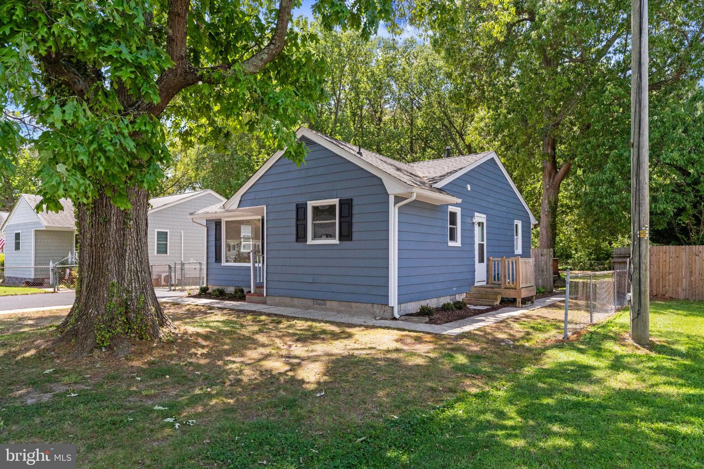 12 Oak St Property Photo 29