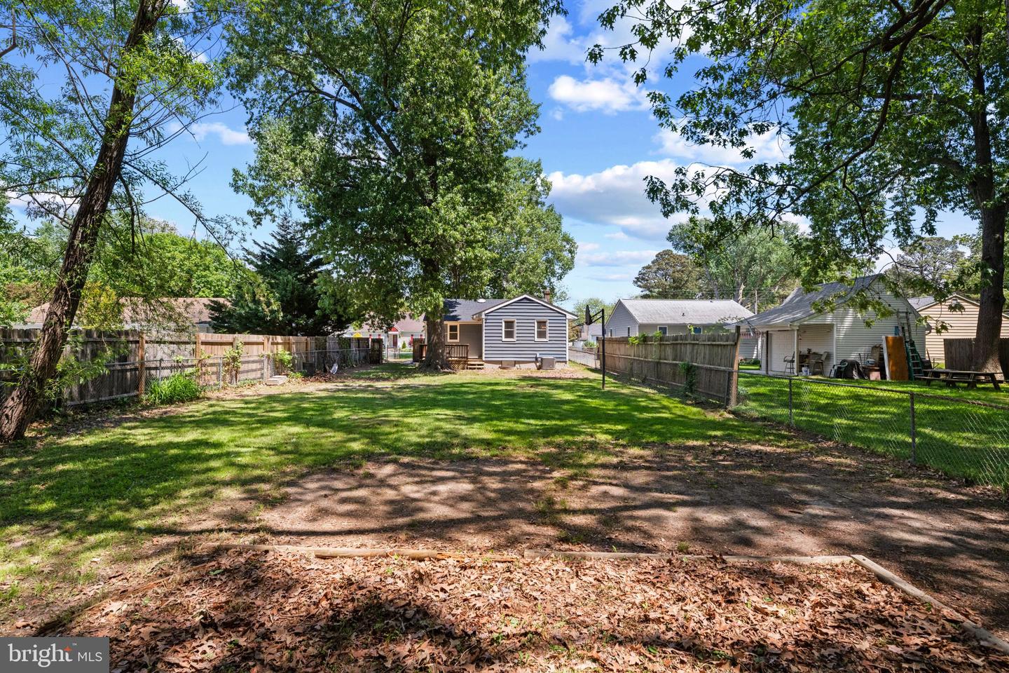 12 Oak St Property Photo 31