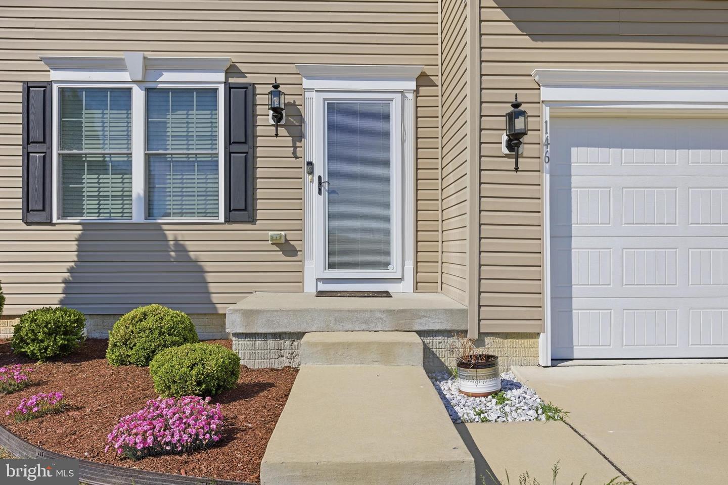 146 Regulator Dr N Property Photo 2
