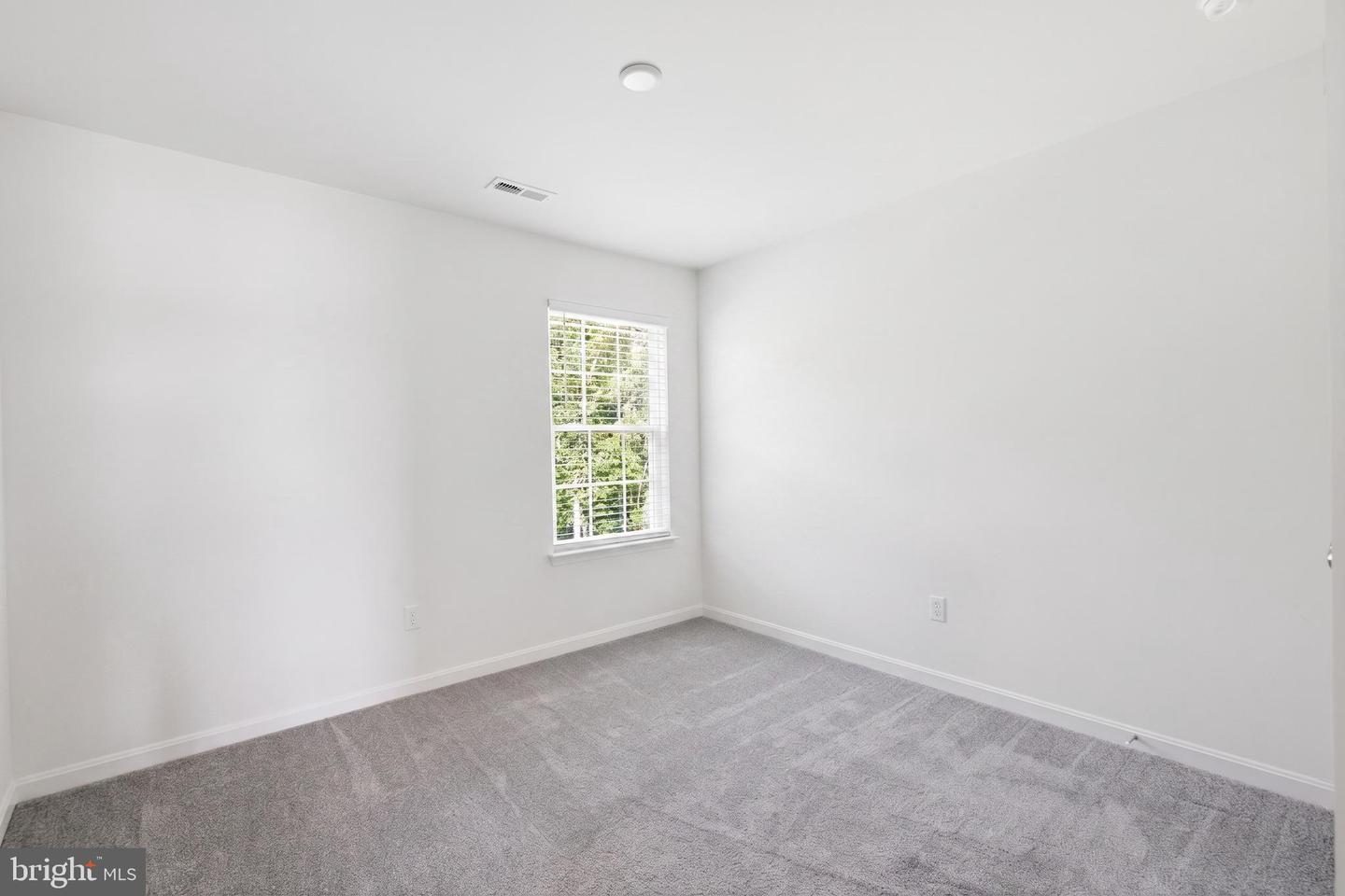 146 Regulator Dr N Property Photo 18