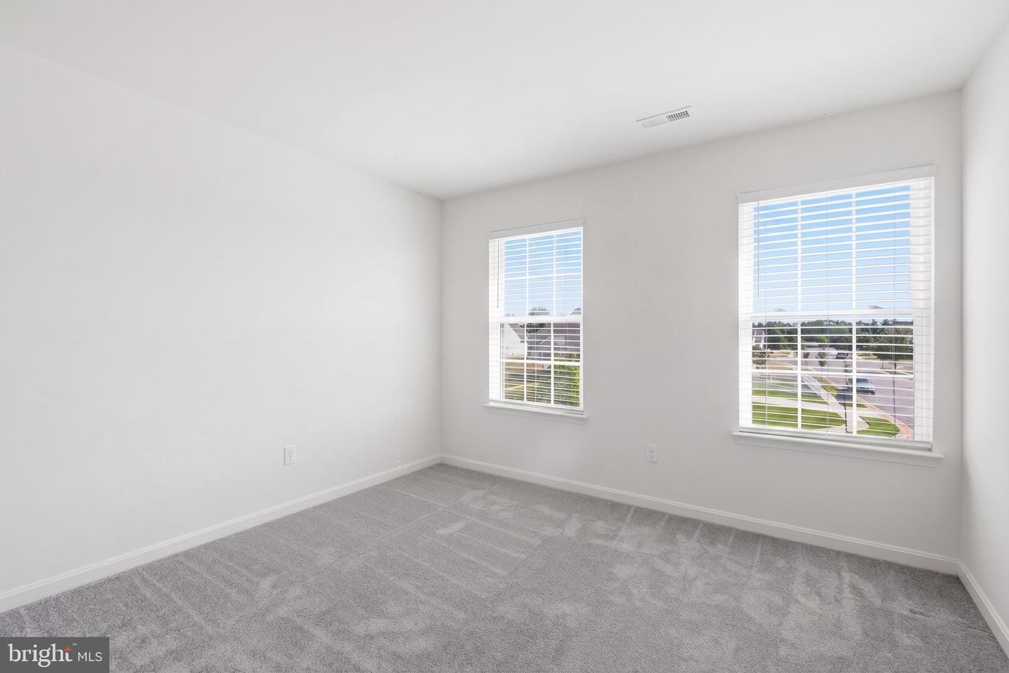 146 Regulator Dr N Property Photo 21