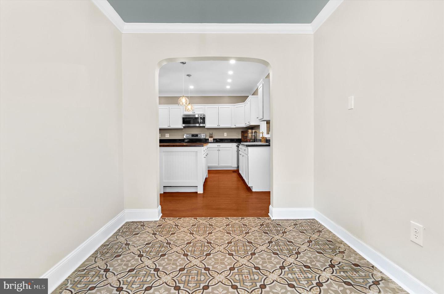 201 Oak St Property Photo 16