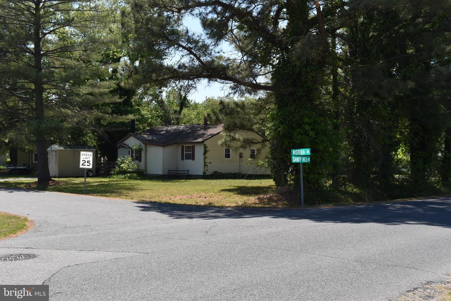 200 Wisteria Dr Property Photo 1