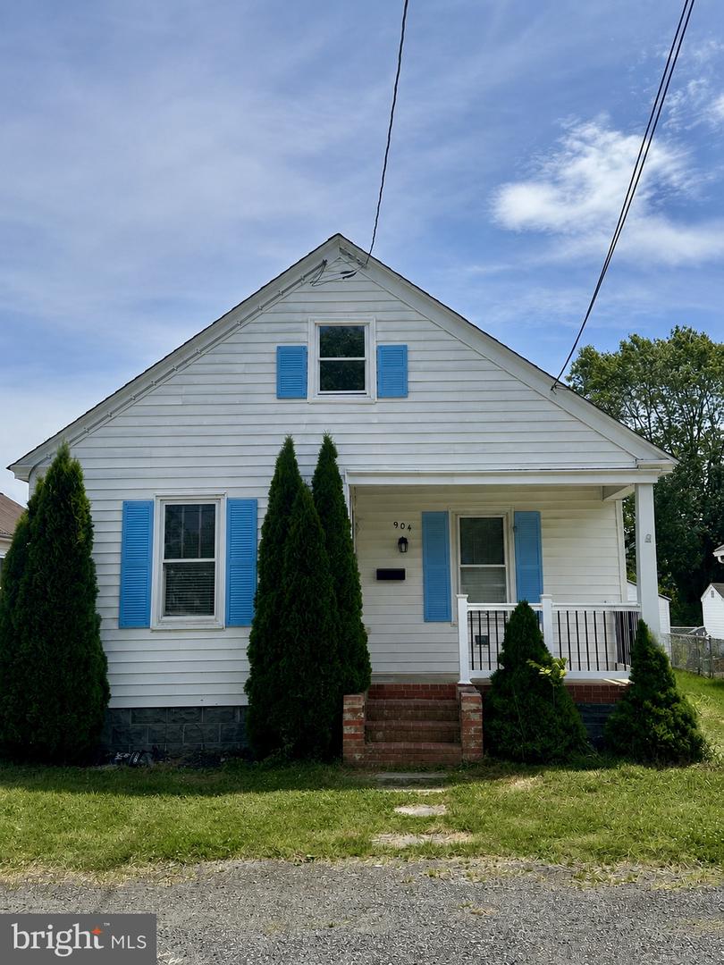 904 Central Property Photo 4