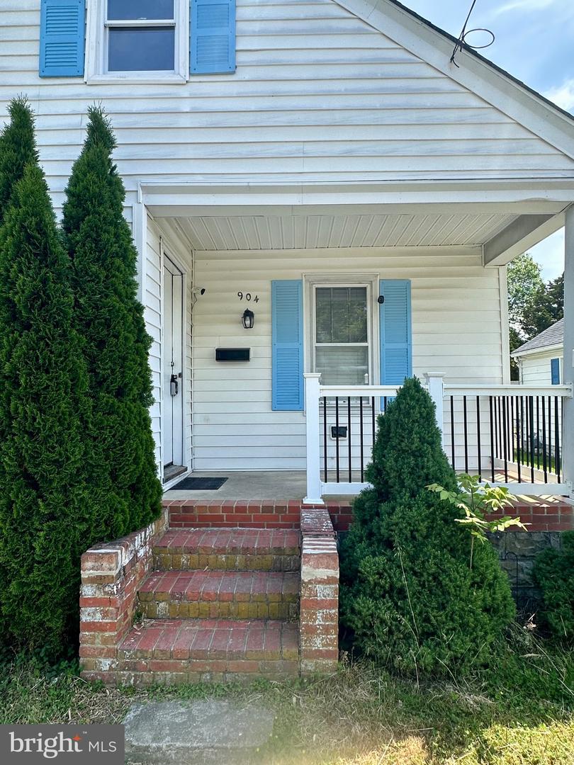 904 Central Property Photo 5