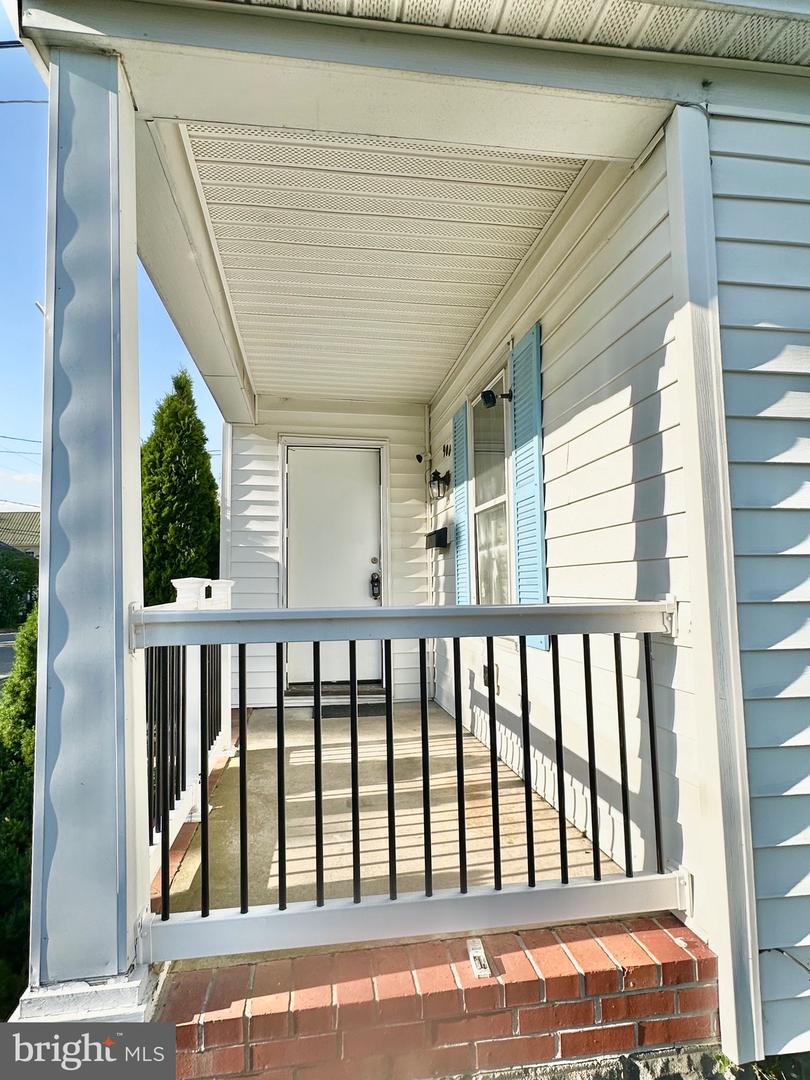904 Central Property Photo 6