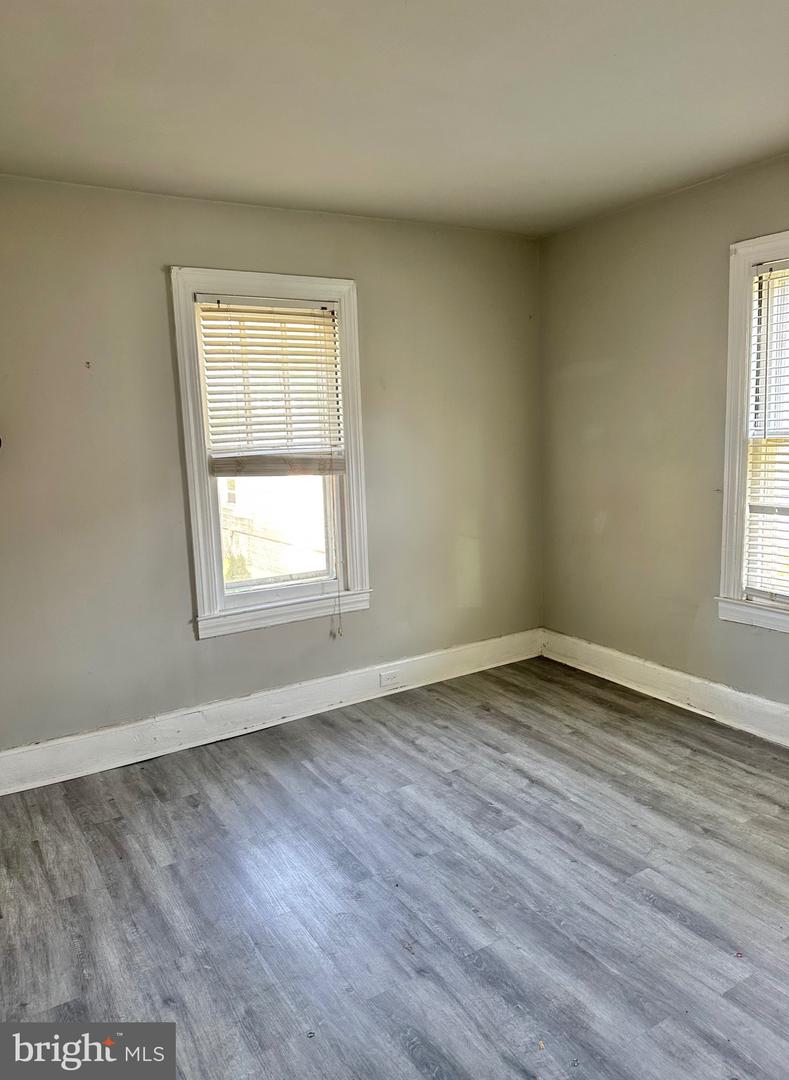 904 Central Property Photo 17