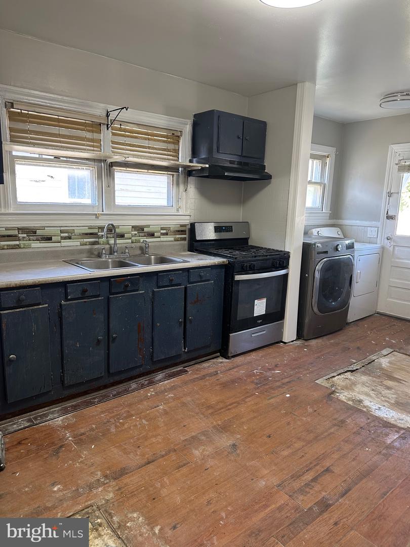 904 Central Property Photo 18