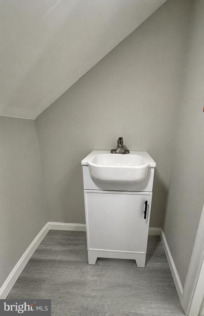 904 Central Property Photo 30