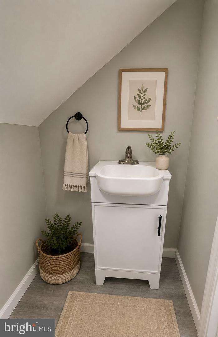 904 Central Property Photo 31