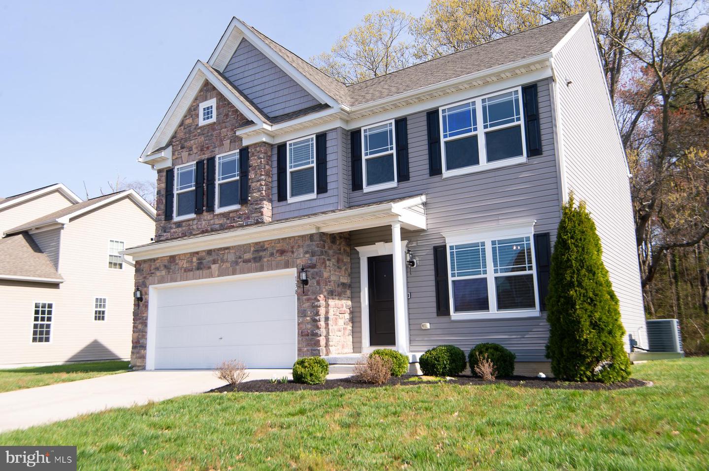 138 Regulator Dr N Property Photo 2