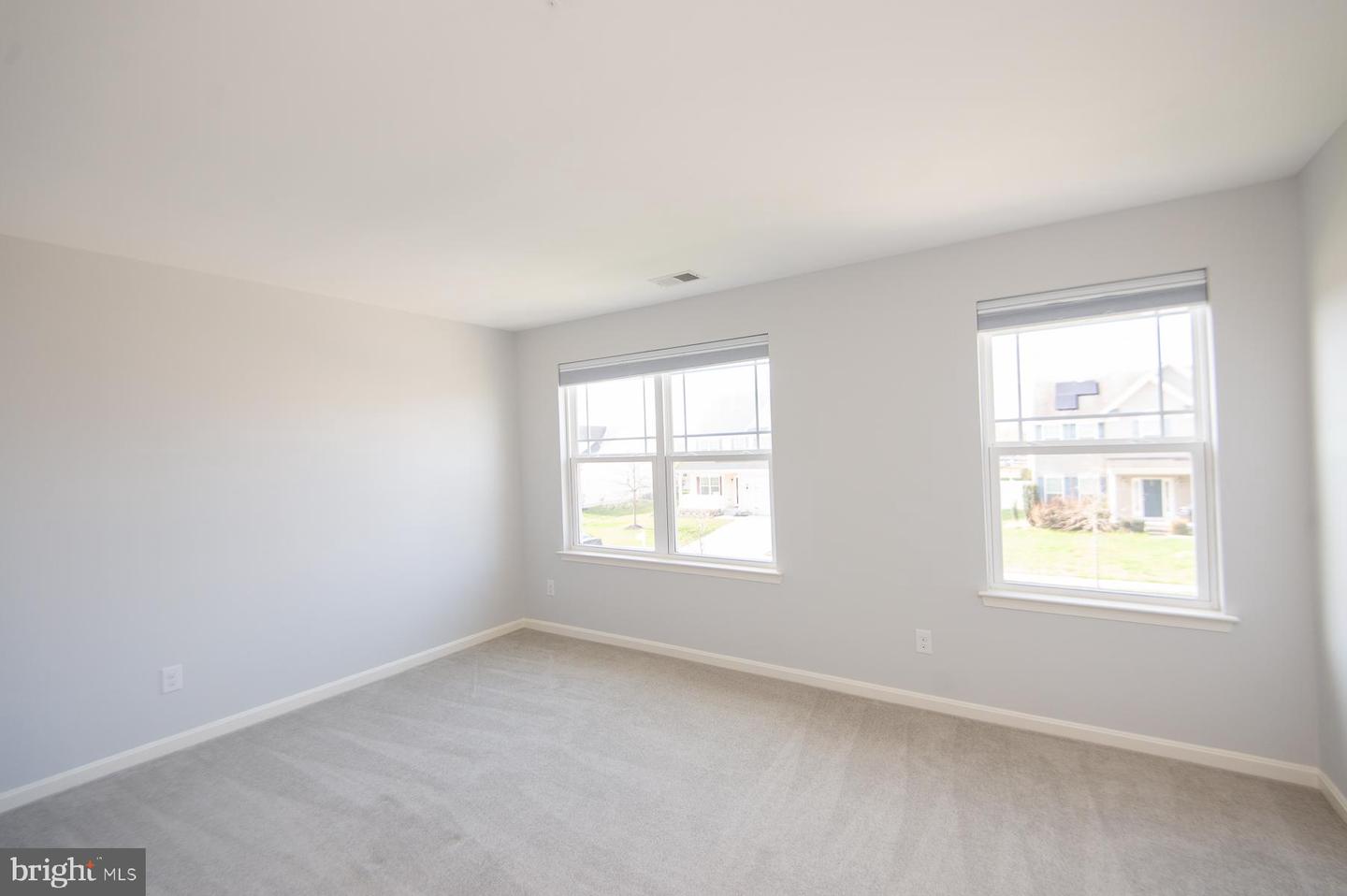 138 Regulator Dr N Property Photo 17