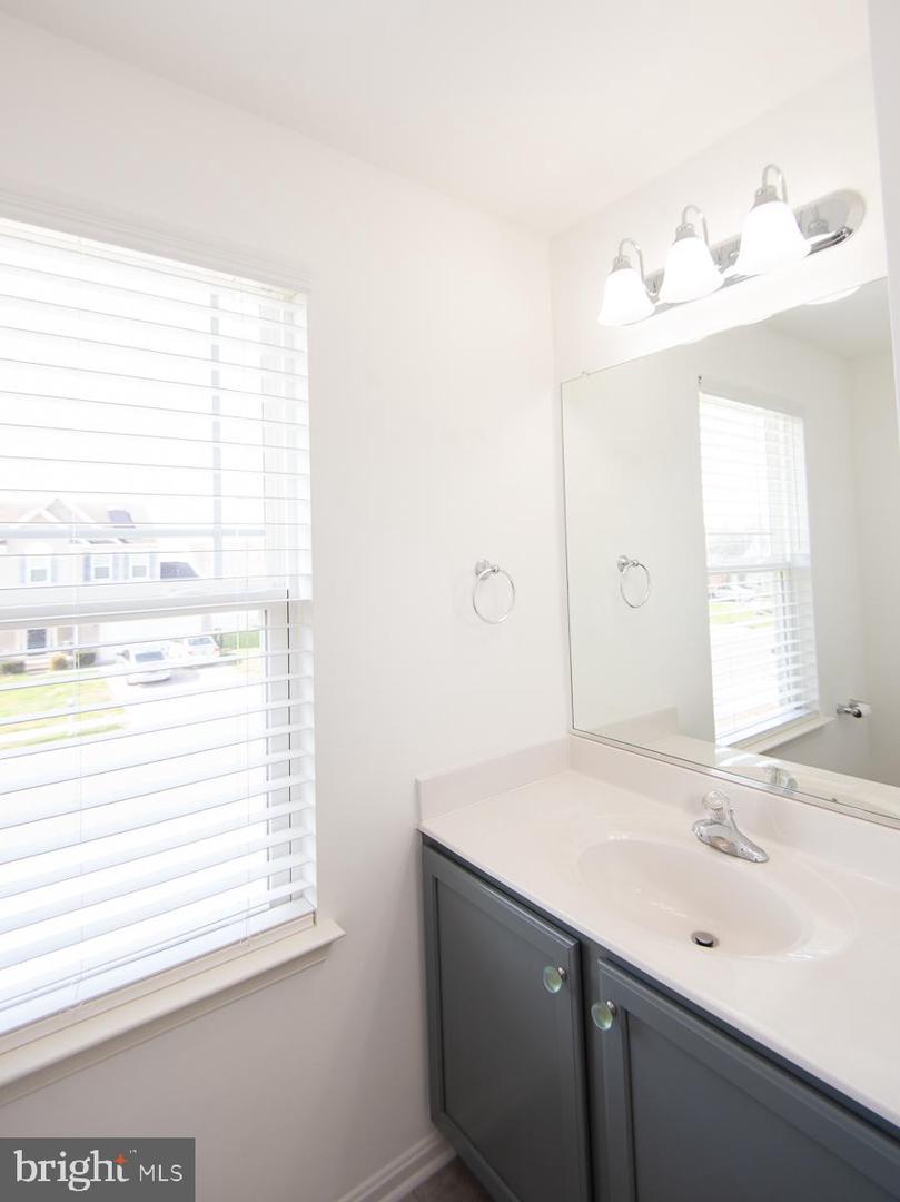 138 Regulator Dr N Property Photo 20