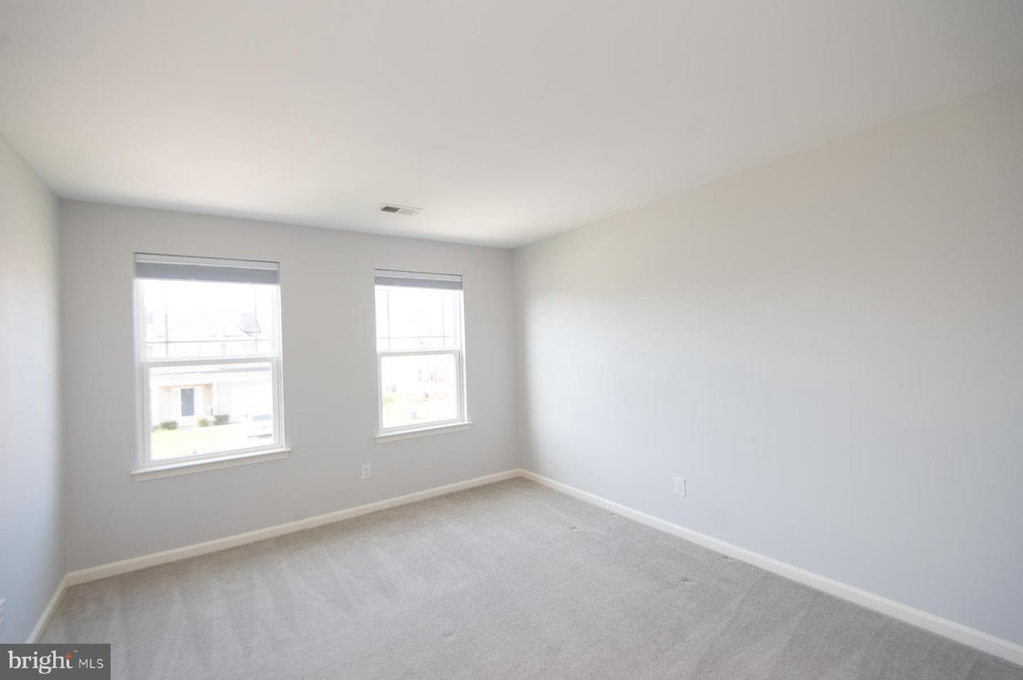 138 Regulator Dr N Property Photo 21