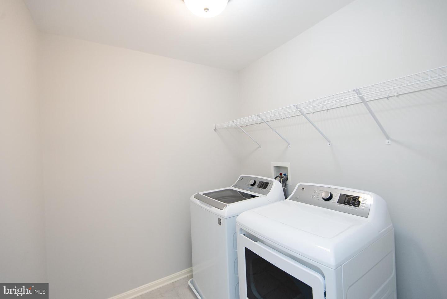 138 Regulator Dr N Property Photo 23