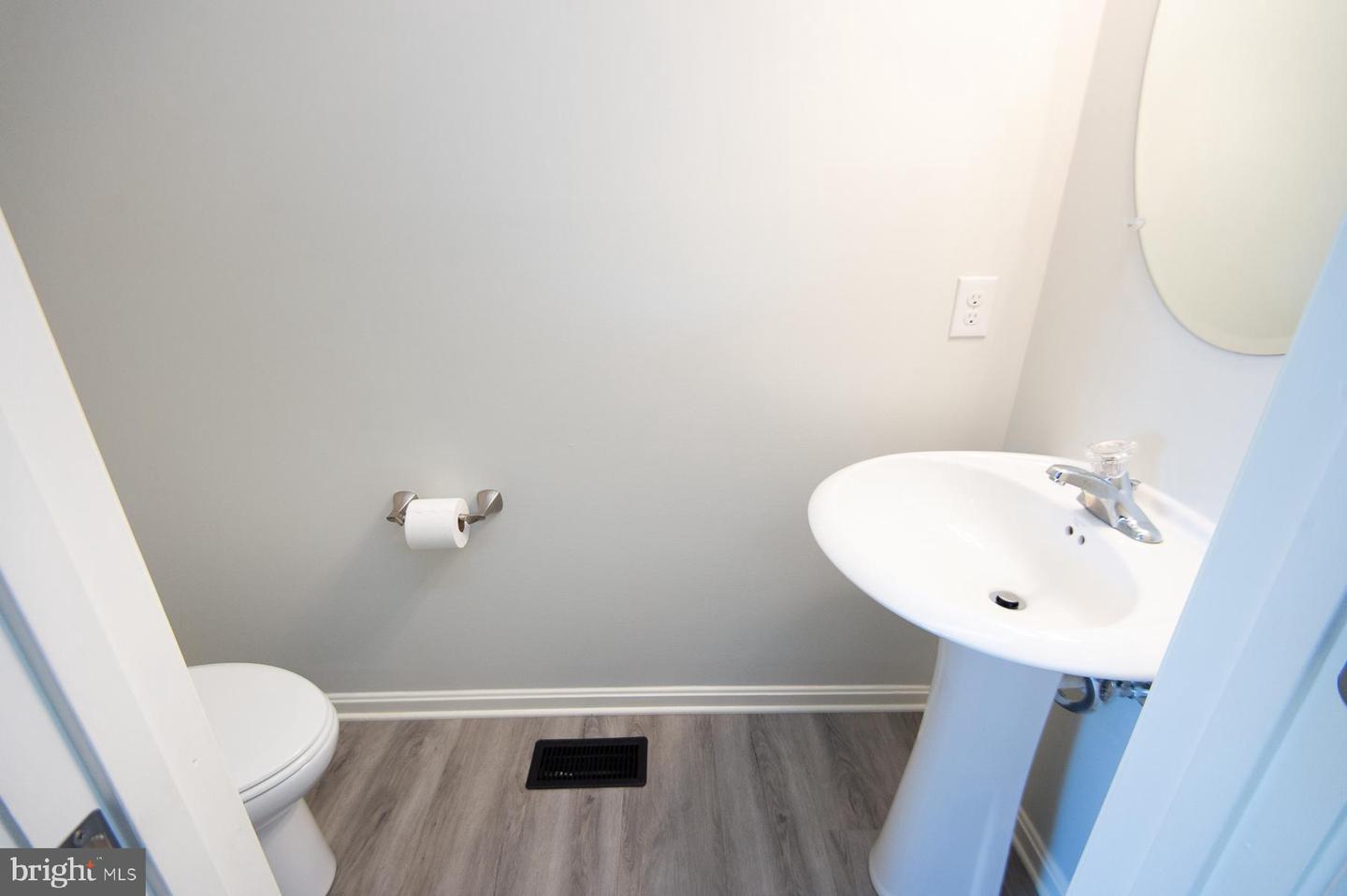138 Regulator Dr N Property Photo 26