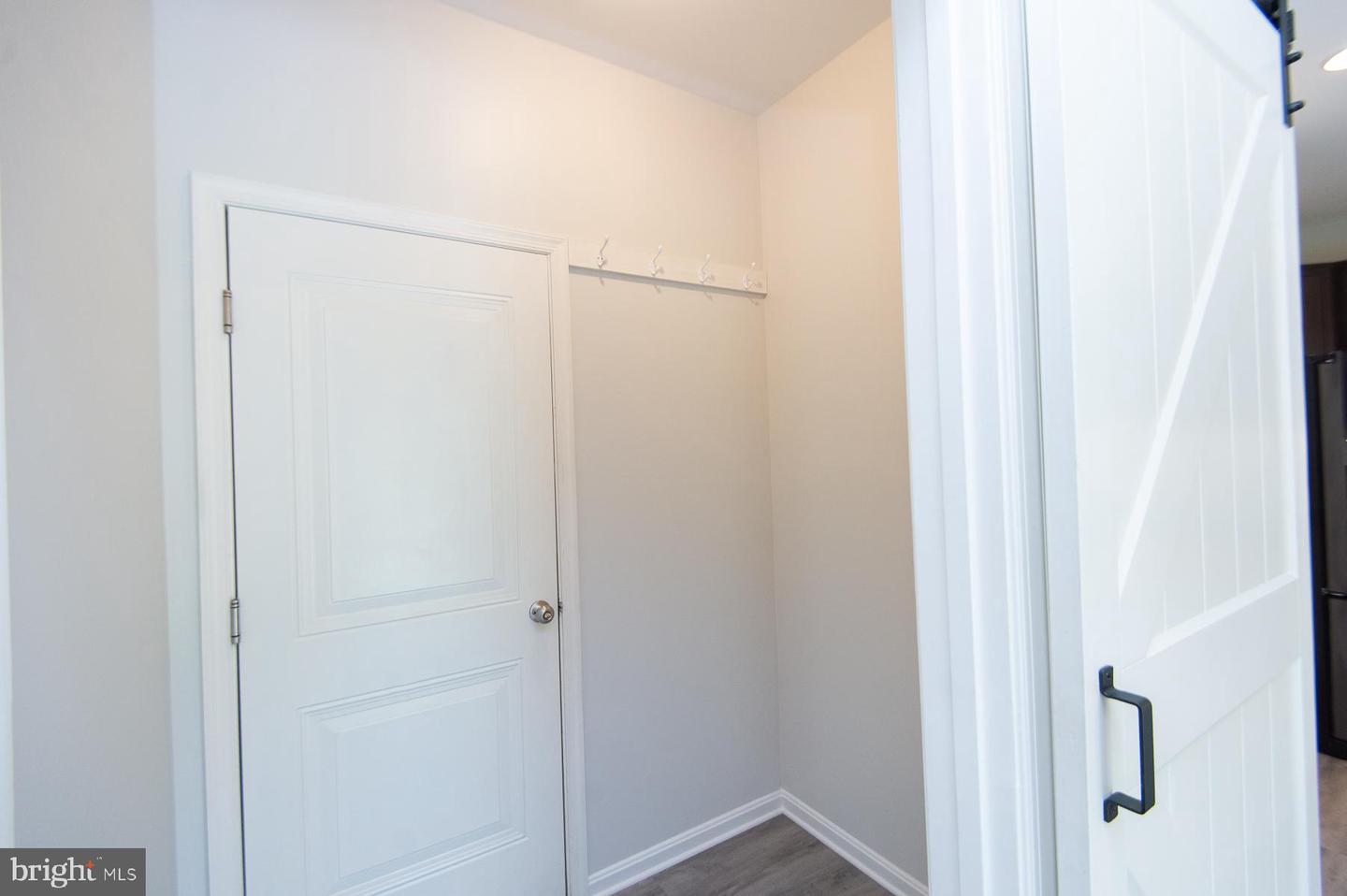 138 Regulator Dr N Property Photo 27
