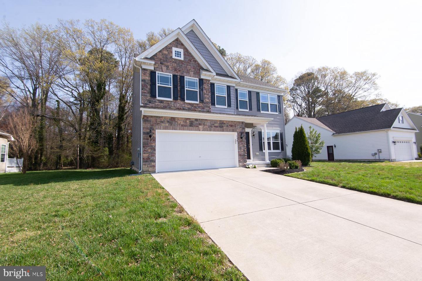 138 Regulator Dr N Property Photo 29