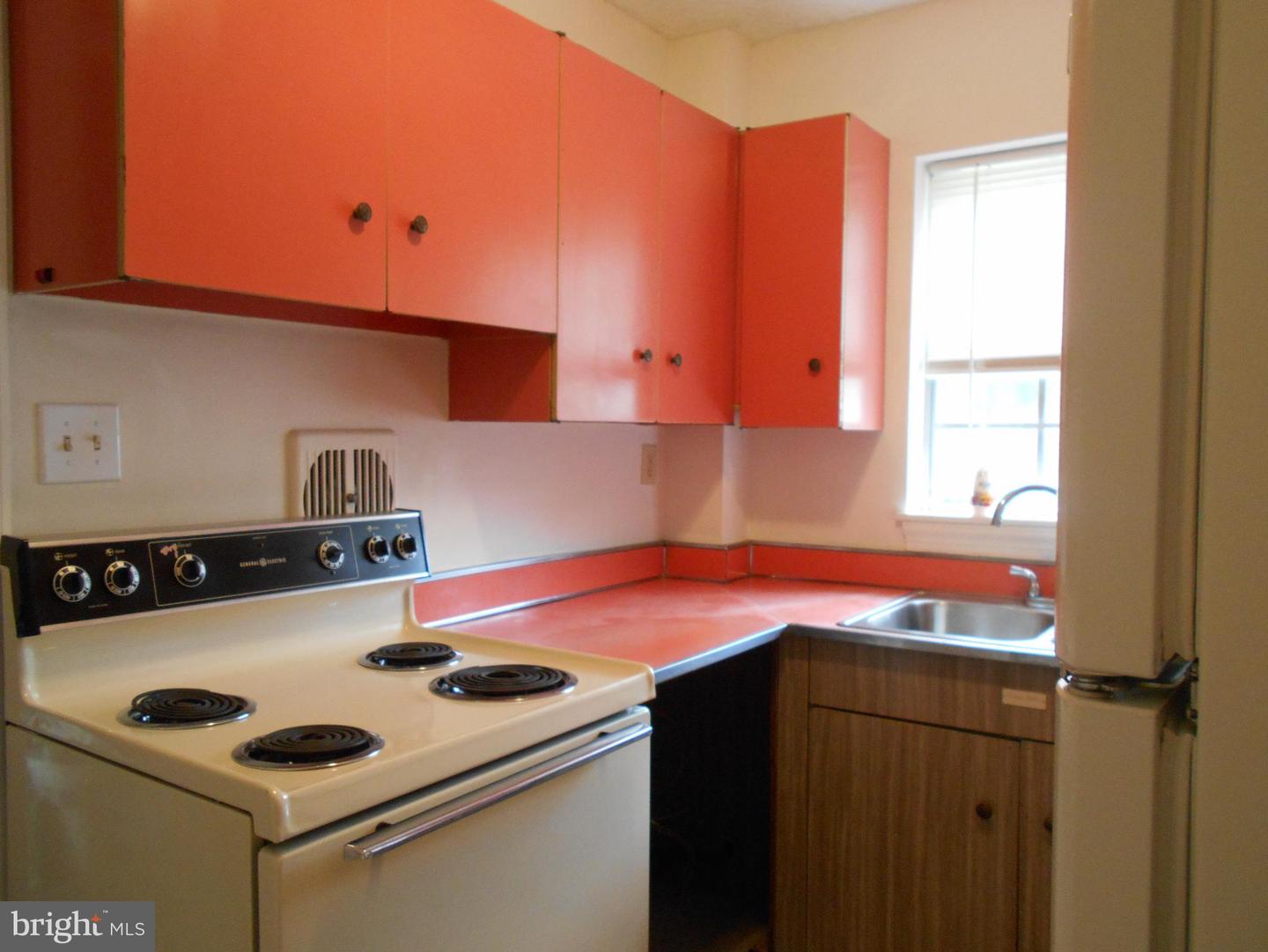 314 Glenburn Ave Property Photo 9