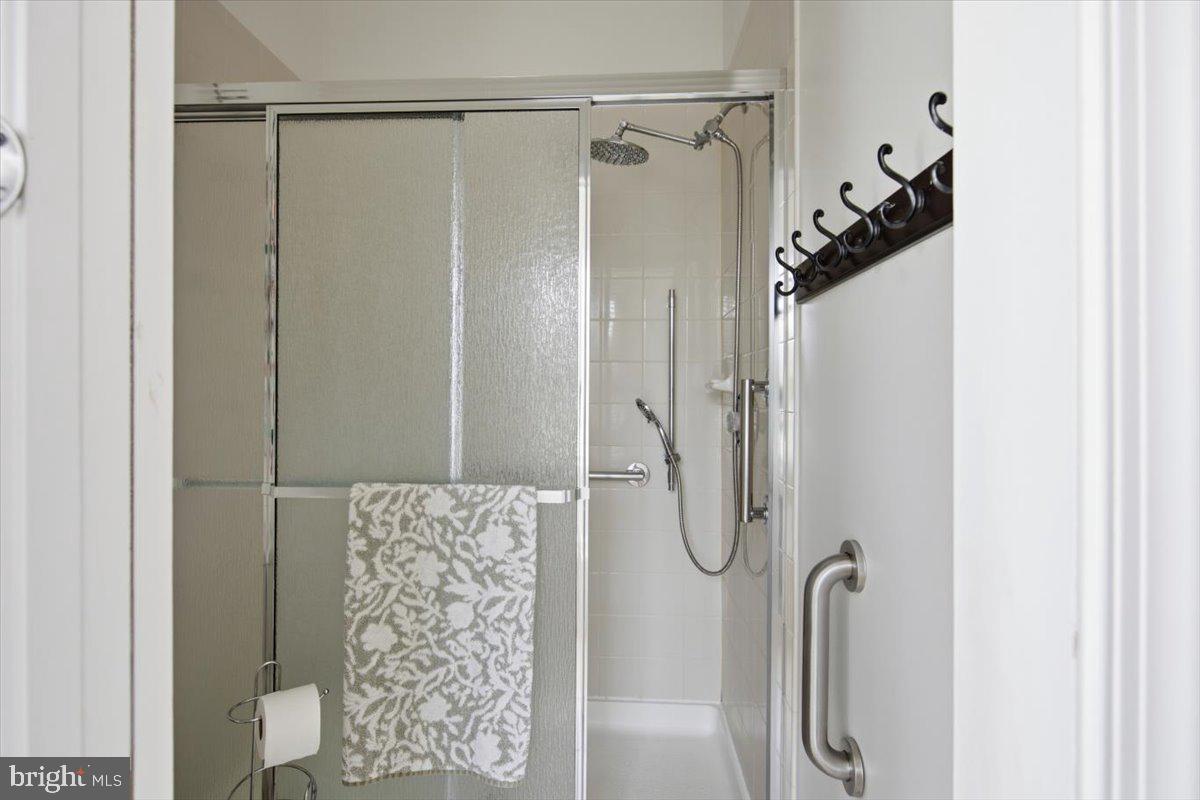 1007 Hambrooks Ave Property Photo 12