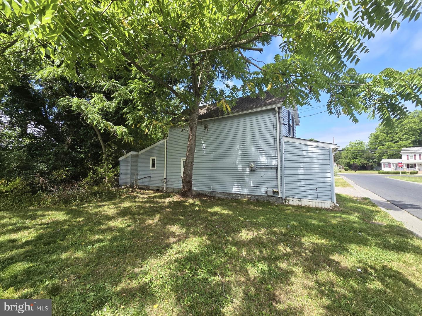 618 Cross St Property Photo 4