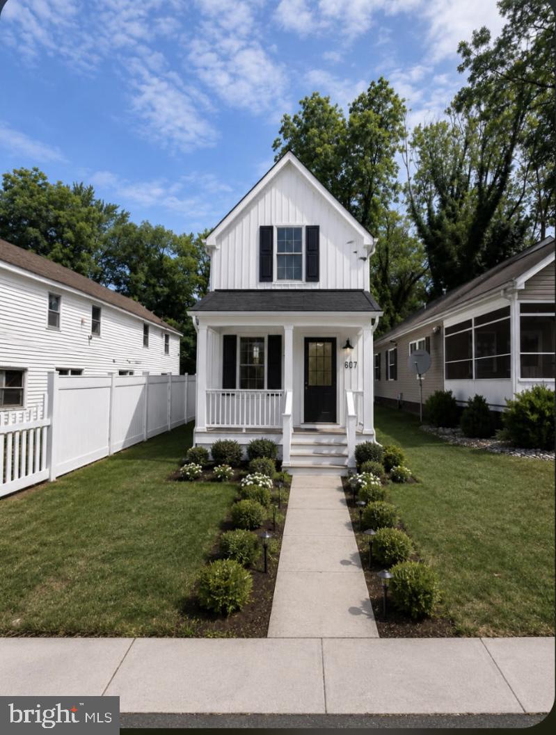 607 Cross St Property Photo 2