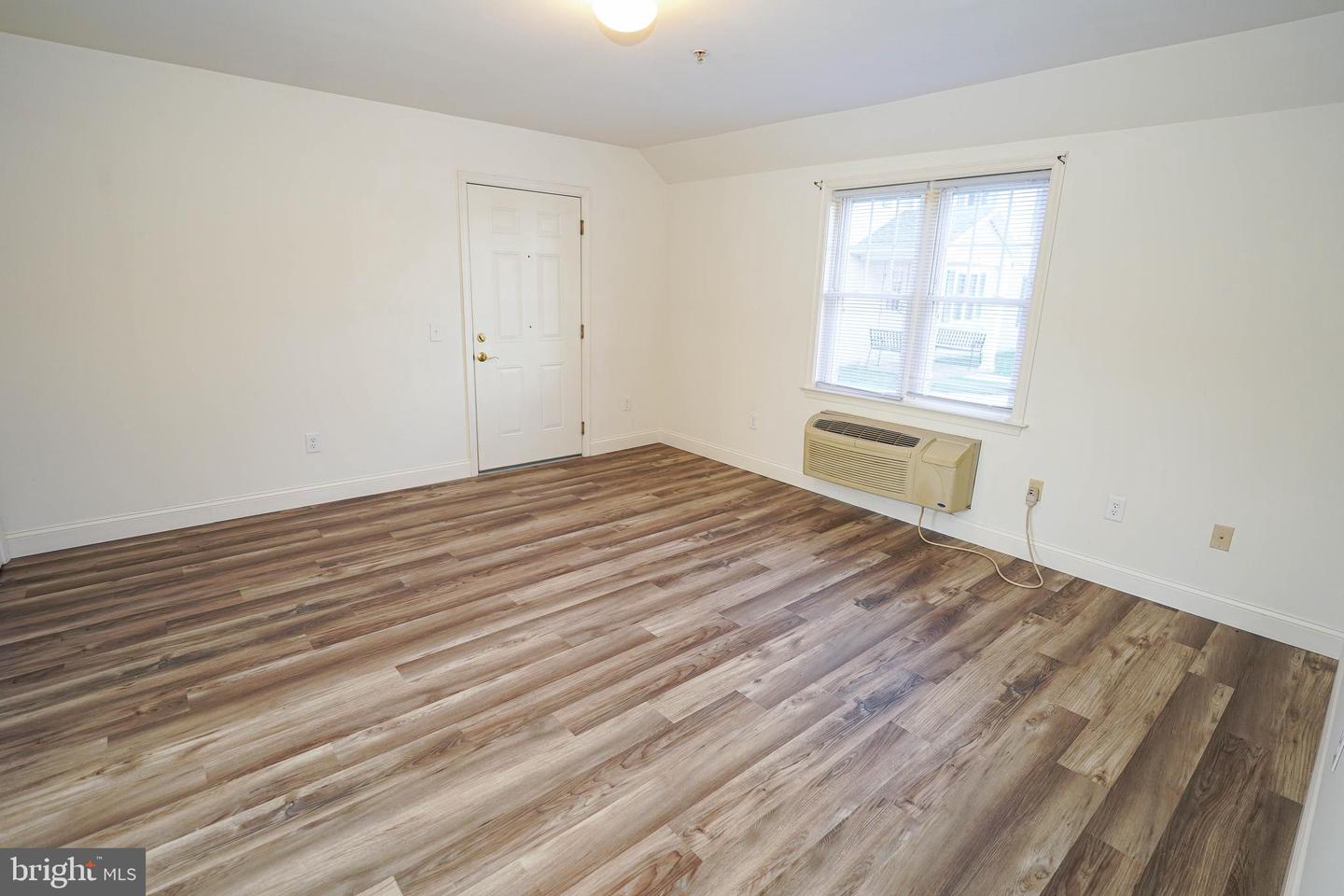800 Travers St #6 Property Photo 2